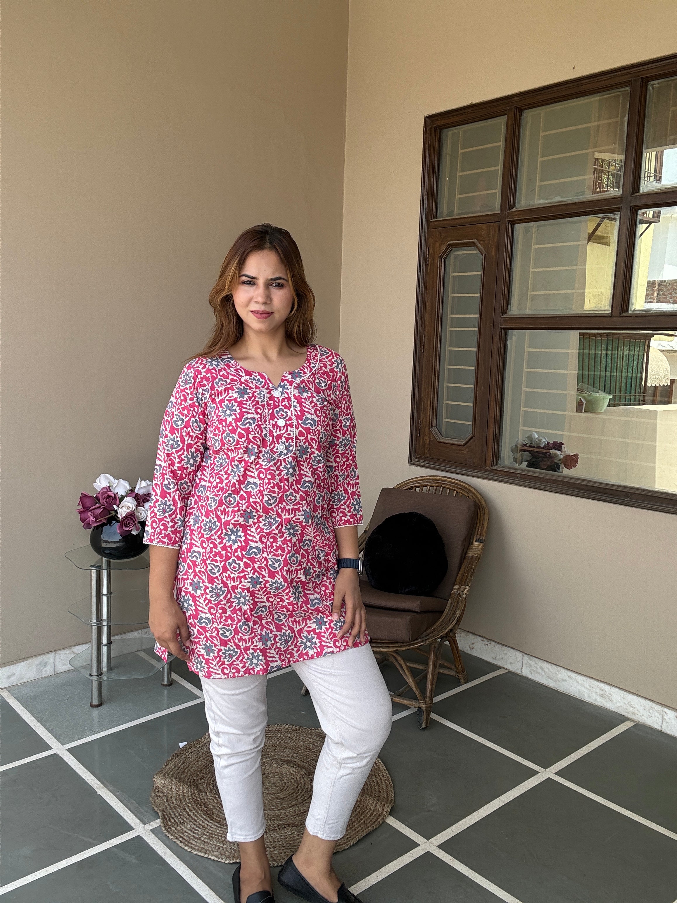 Gulabi kurti Summer