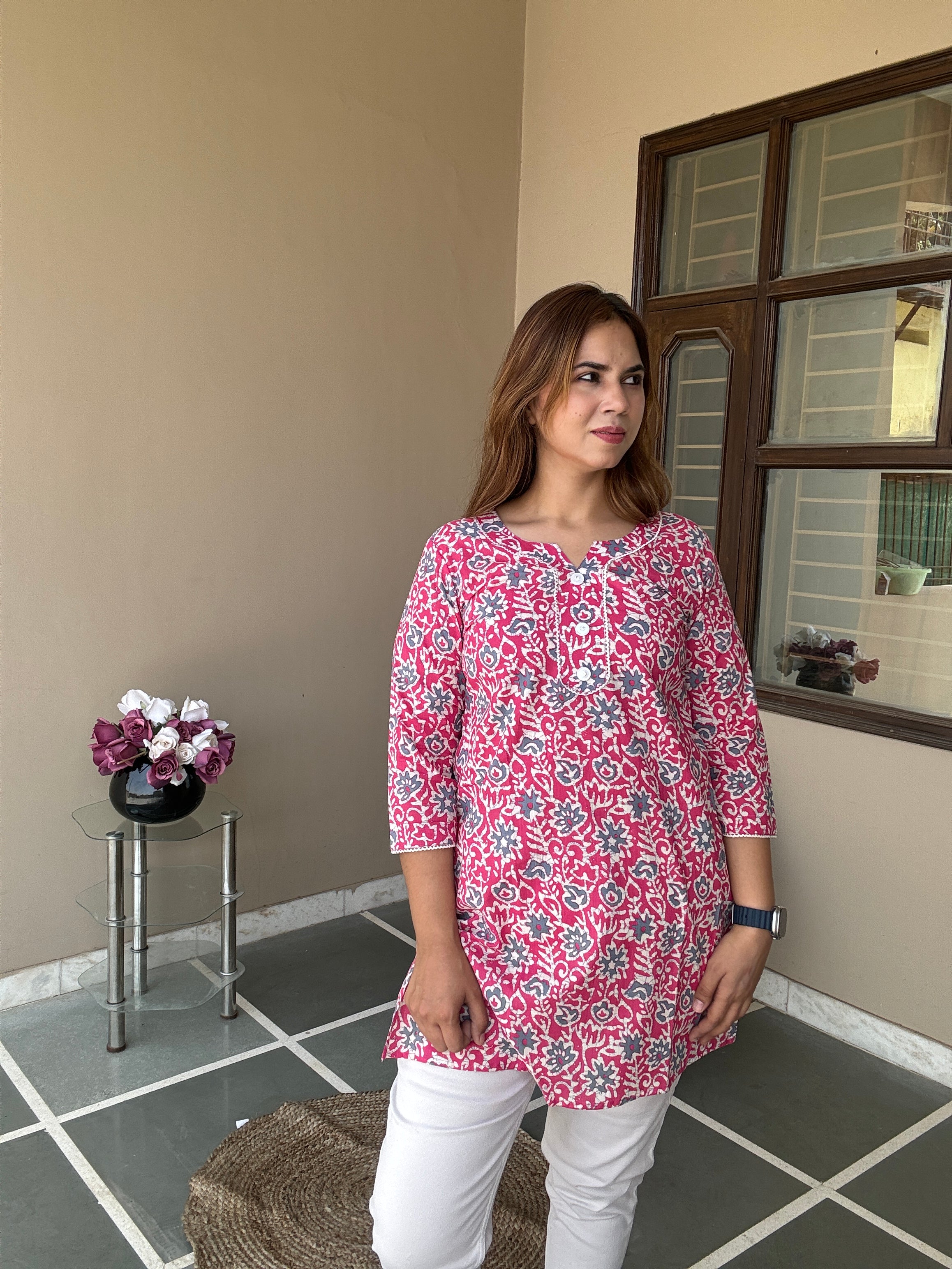 Gulabi kurti Summer