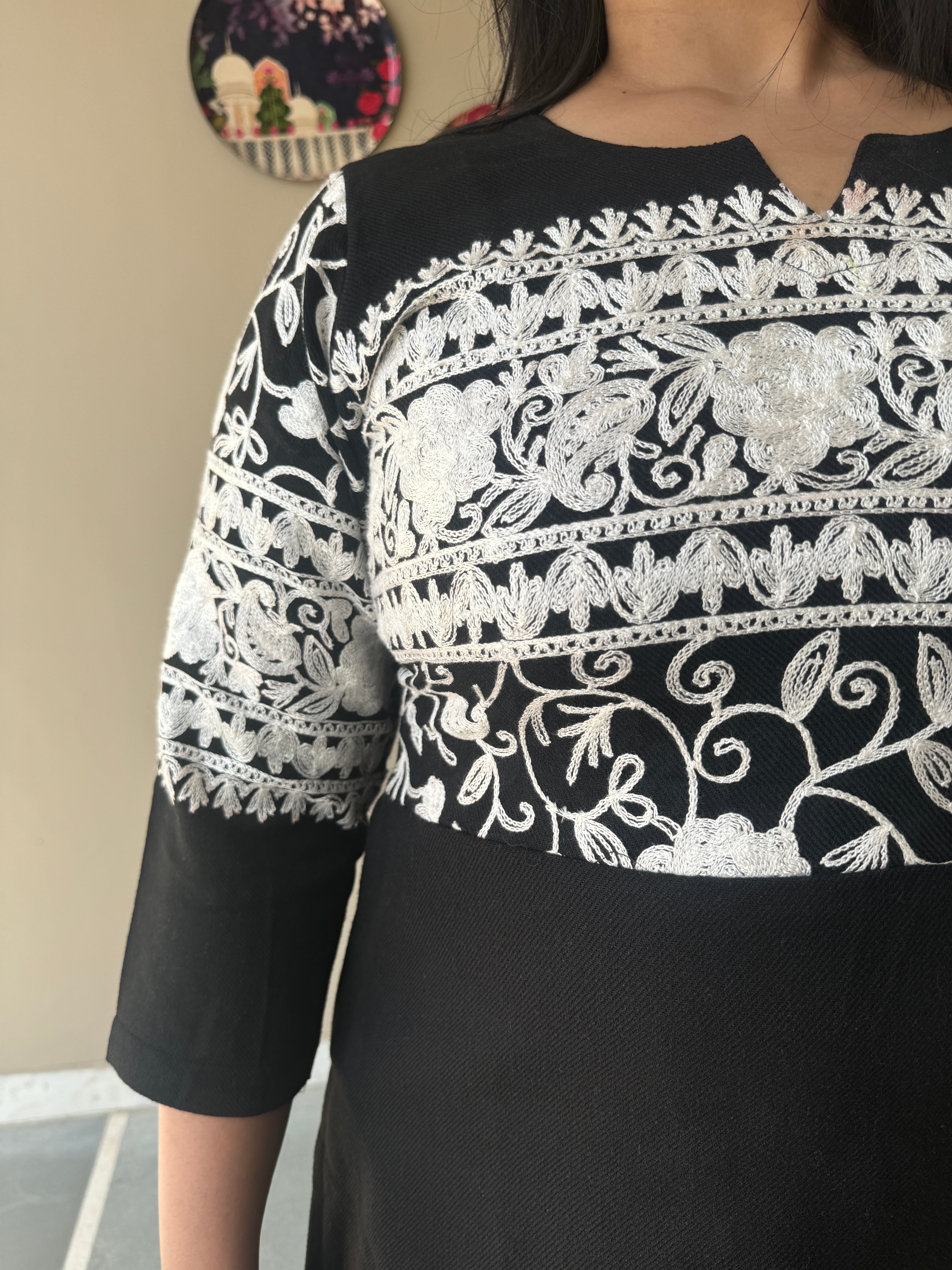 Cosy Black & White Kashmiri kurta